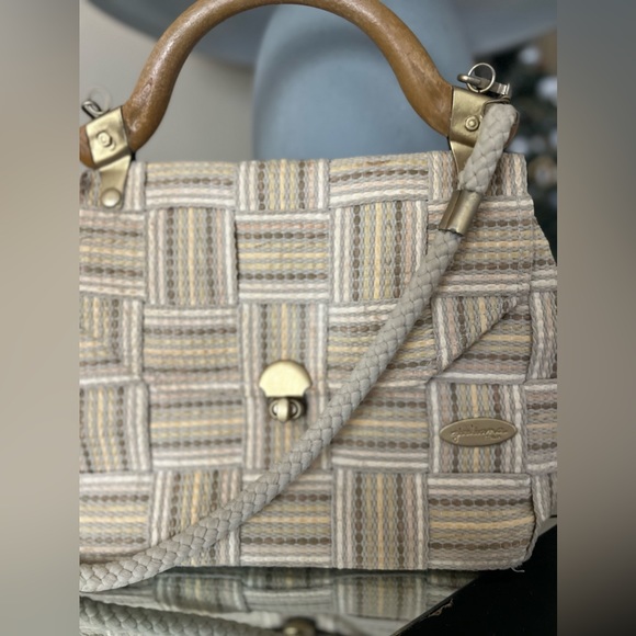 Woven Handbag - Picture 3 of 4